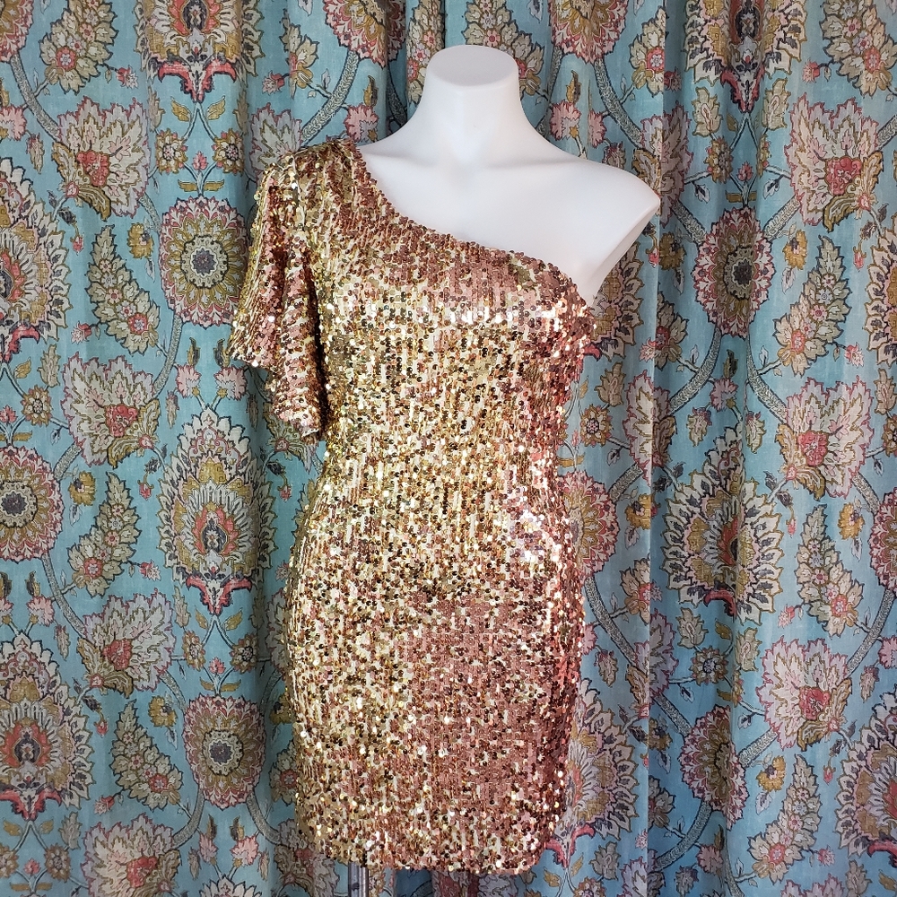 As you Wish Off shoulder gold sequin Body C